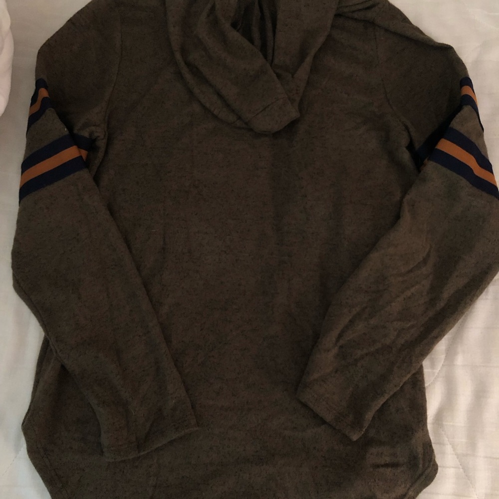 sweatshirt - Picture 3 of 3